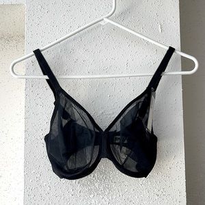 Glossies 32F NWT Black